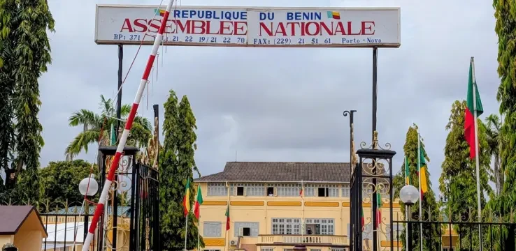 assemblee-nationale-tapis-rouge