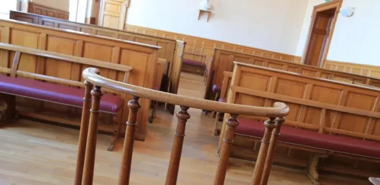 barre-tribunal-02
