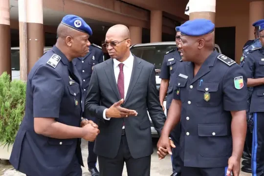 djibril-mama-cisse-avec-police