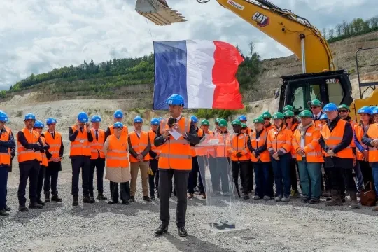 france-macron-mines-01