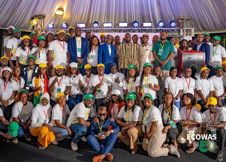 Photo de famille des participants à la conéference d'Accra
