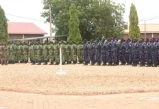 recrues-drapeau-police