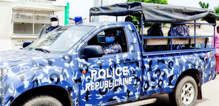 vehicule-police-republicaine